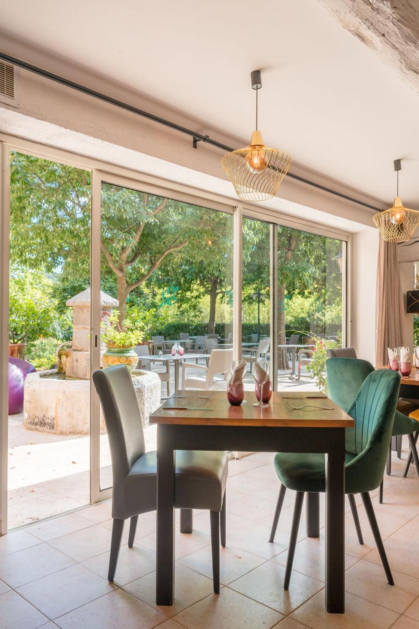 Logis Hotel Restaurant Le Pradinas Anduze Exterior photo