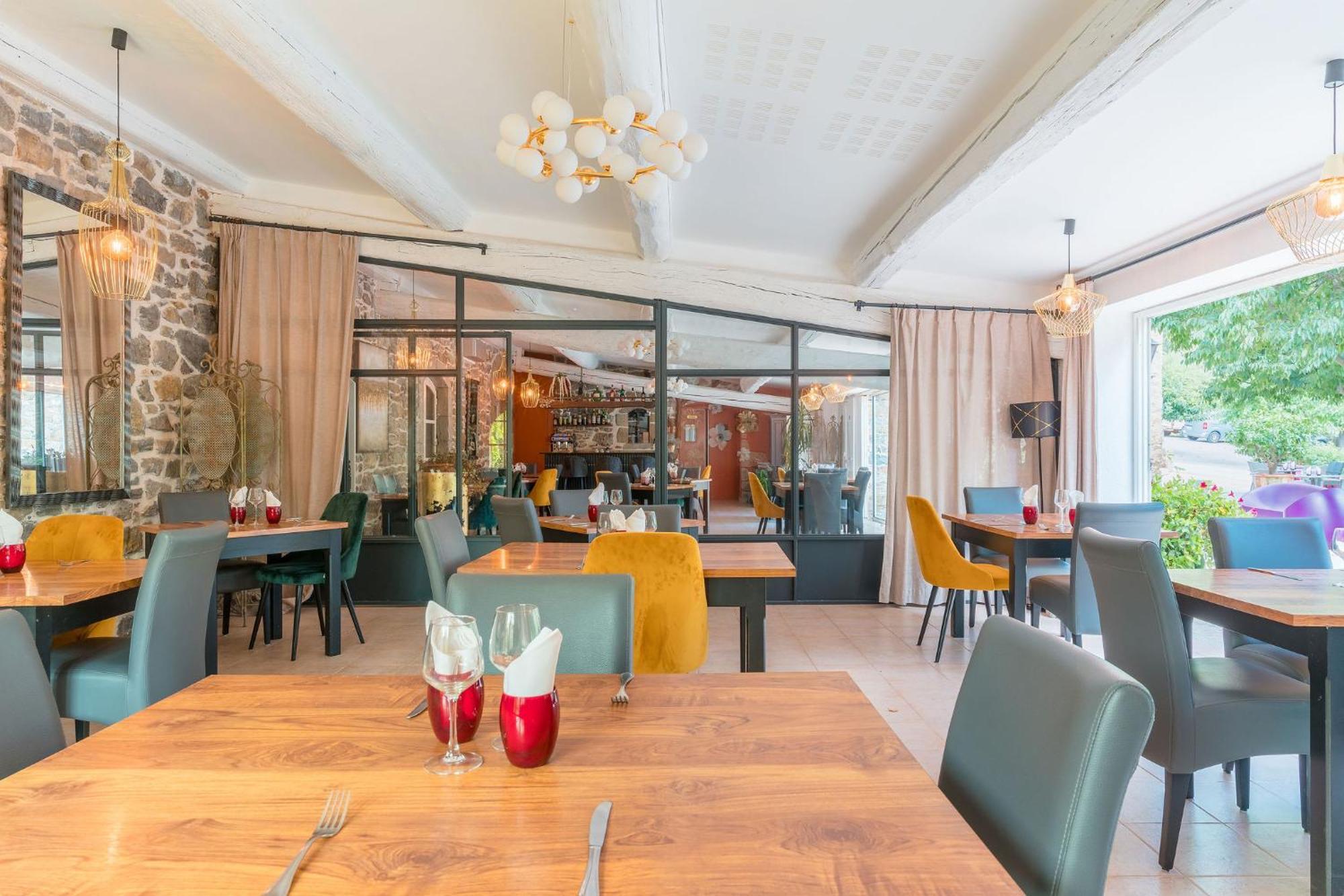 Logis Hotel Restaurant Le Pradinas Anduze Exterior photo