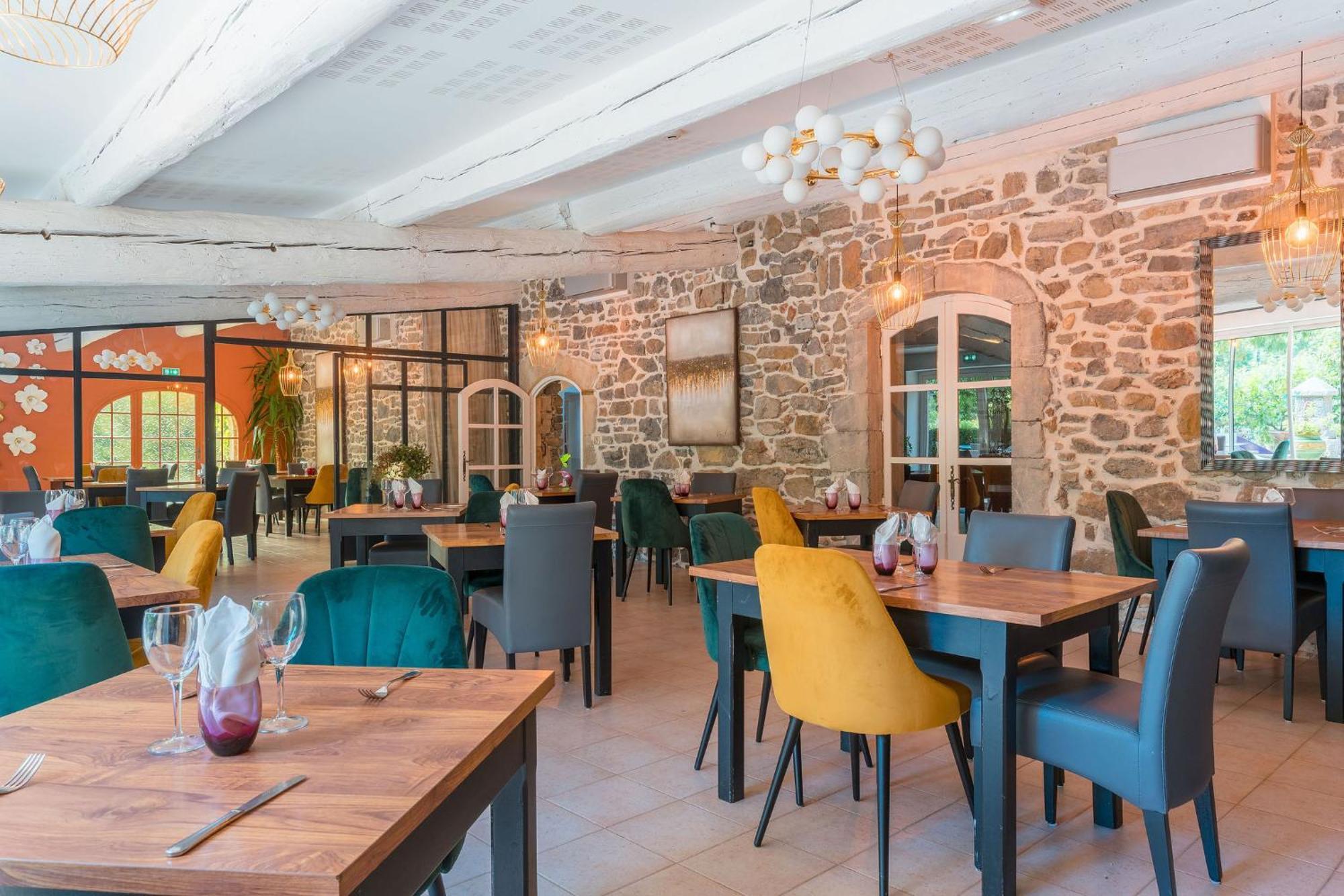 Logis Hotel Restaurant Le Pradinas Anduze Exterior photo