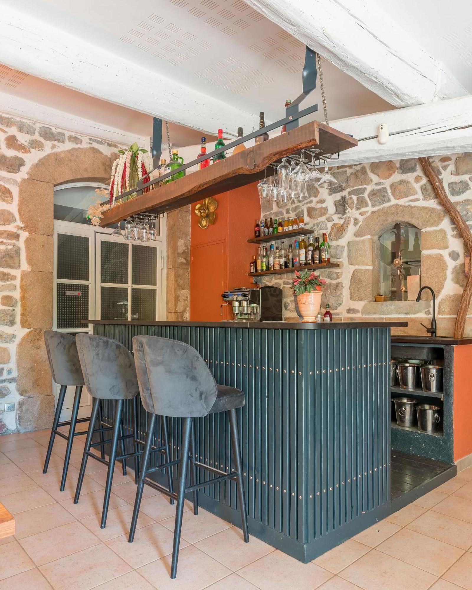 Logis Hotel Restaurant Le Pradinas Anduze Exterior photo