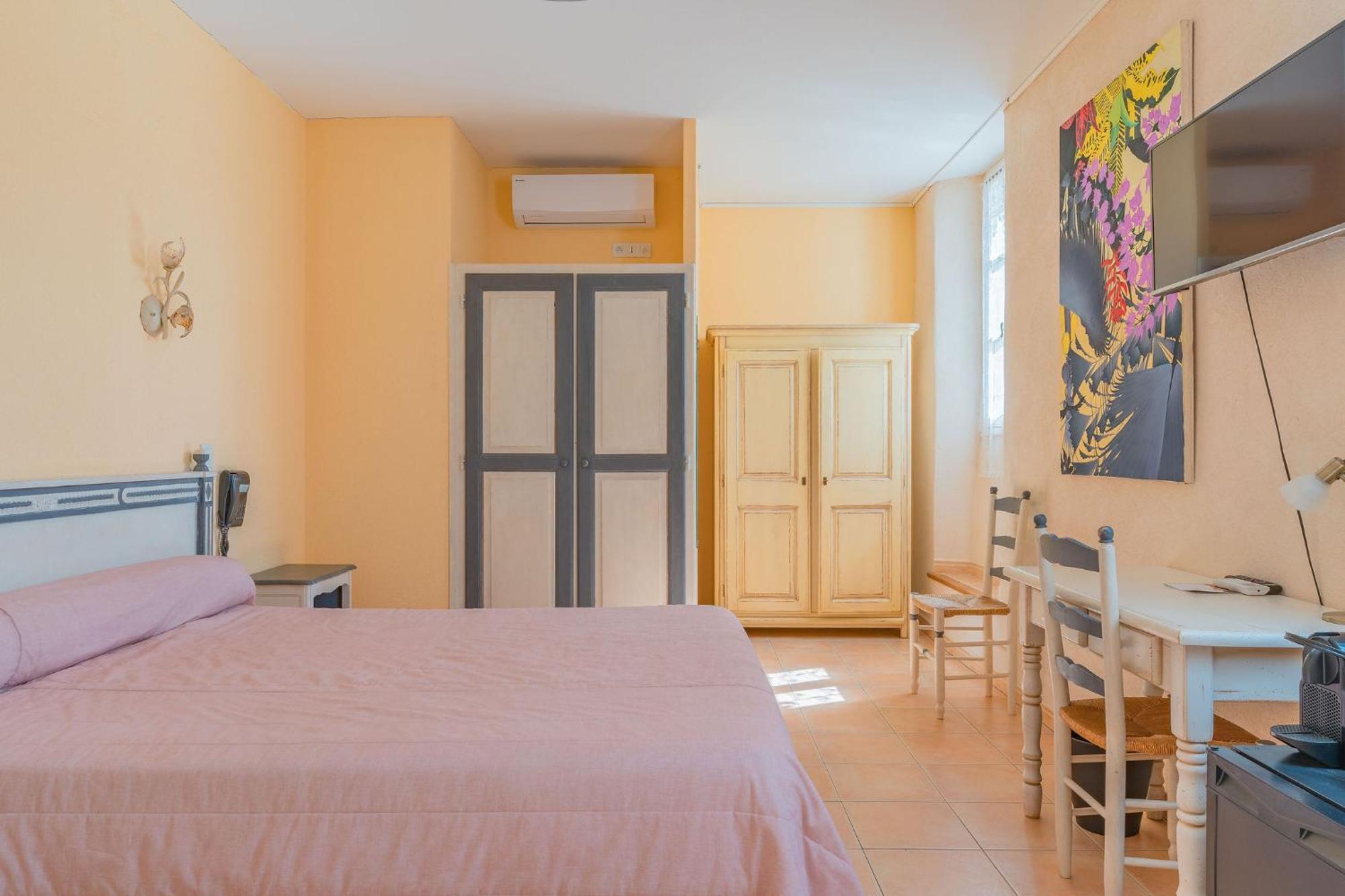 Logis Hotel Restaurant Le Pradinas Anduze Room photo