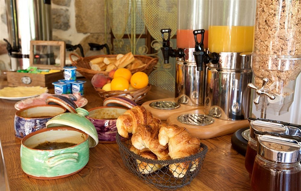 Logis Hotel Restaurant Le Pradinas Anduze Exterior photo